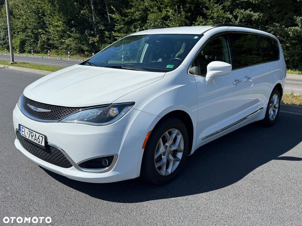 Chrysler Pacifica - 6