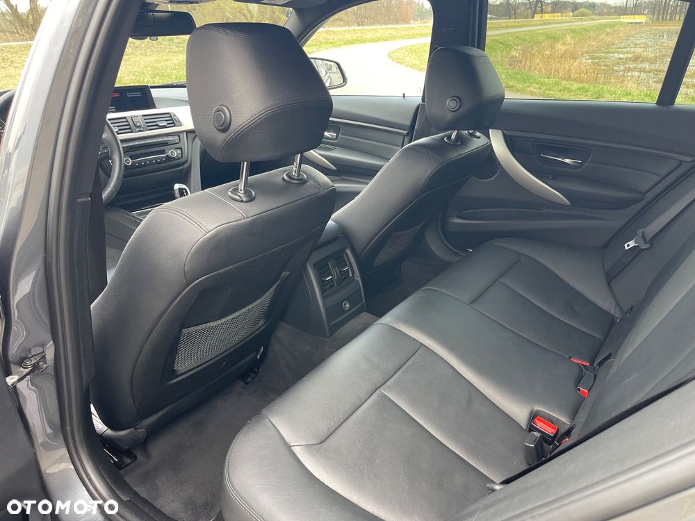 BMW Seria 3 320i - 18