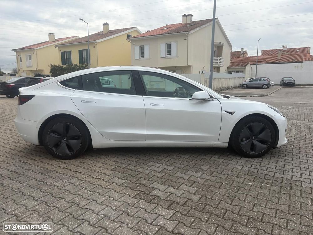Tesla Model 3 - 5
