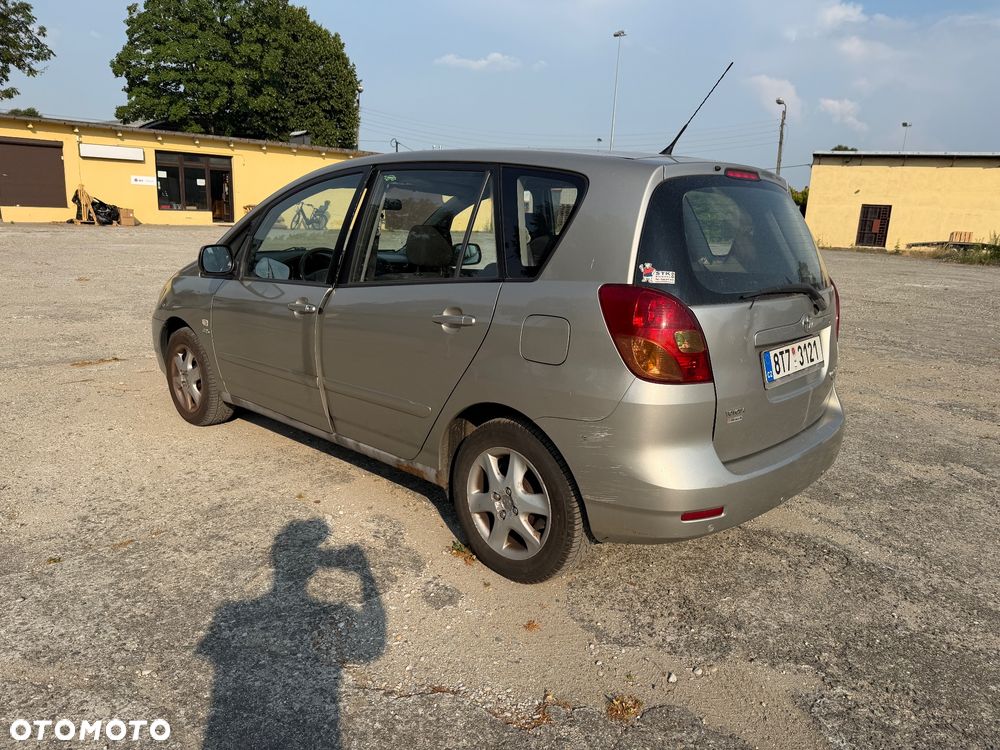Toyota Corolla Verso 2.0 D-4D - 5