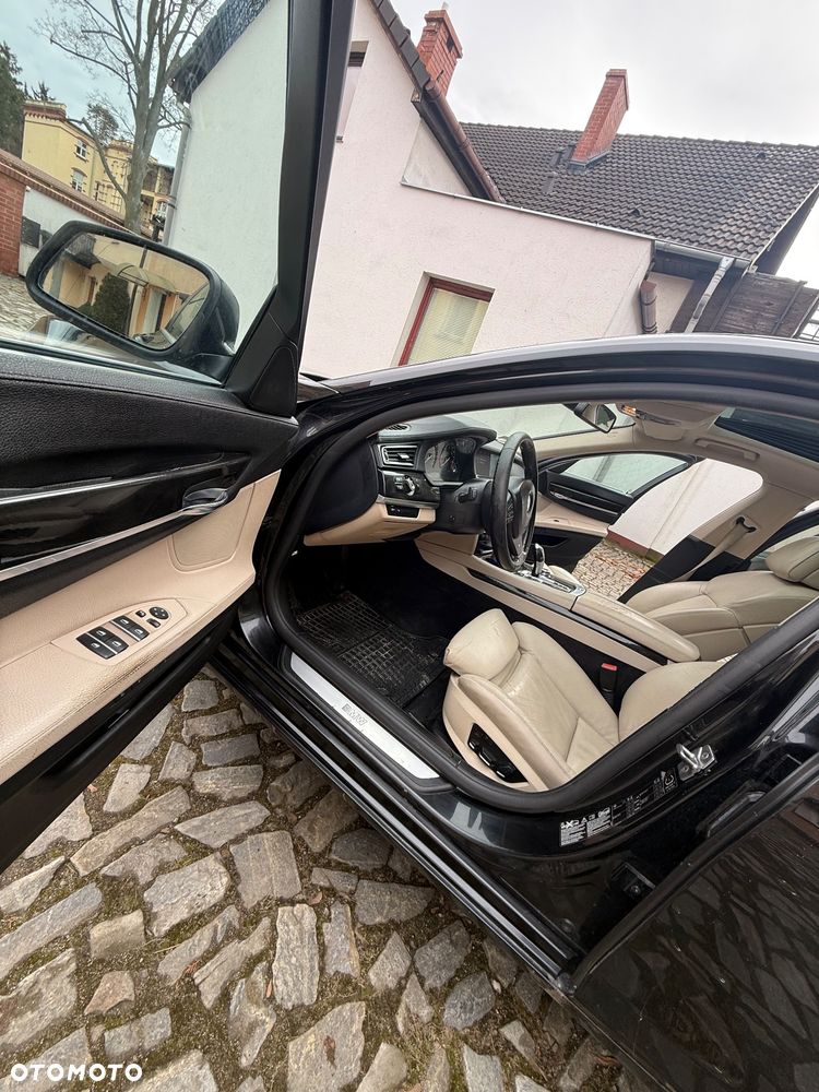 BMW Seria 7 740d xDrive - 14