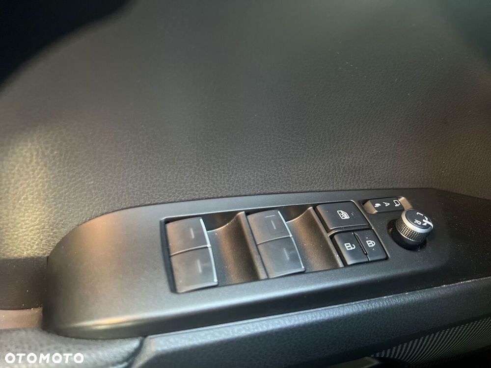 Toyota Camry - 20