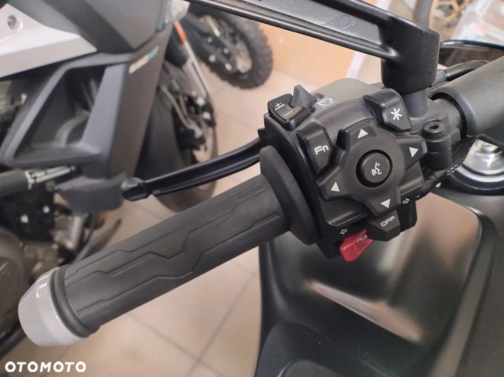 CFMoto 800NK - 12
