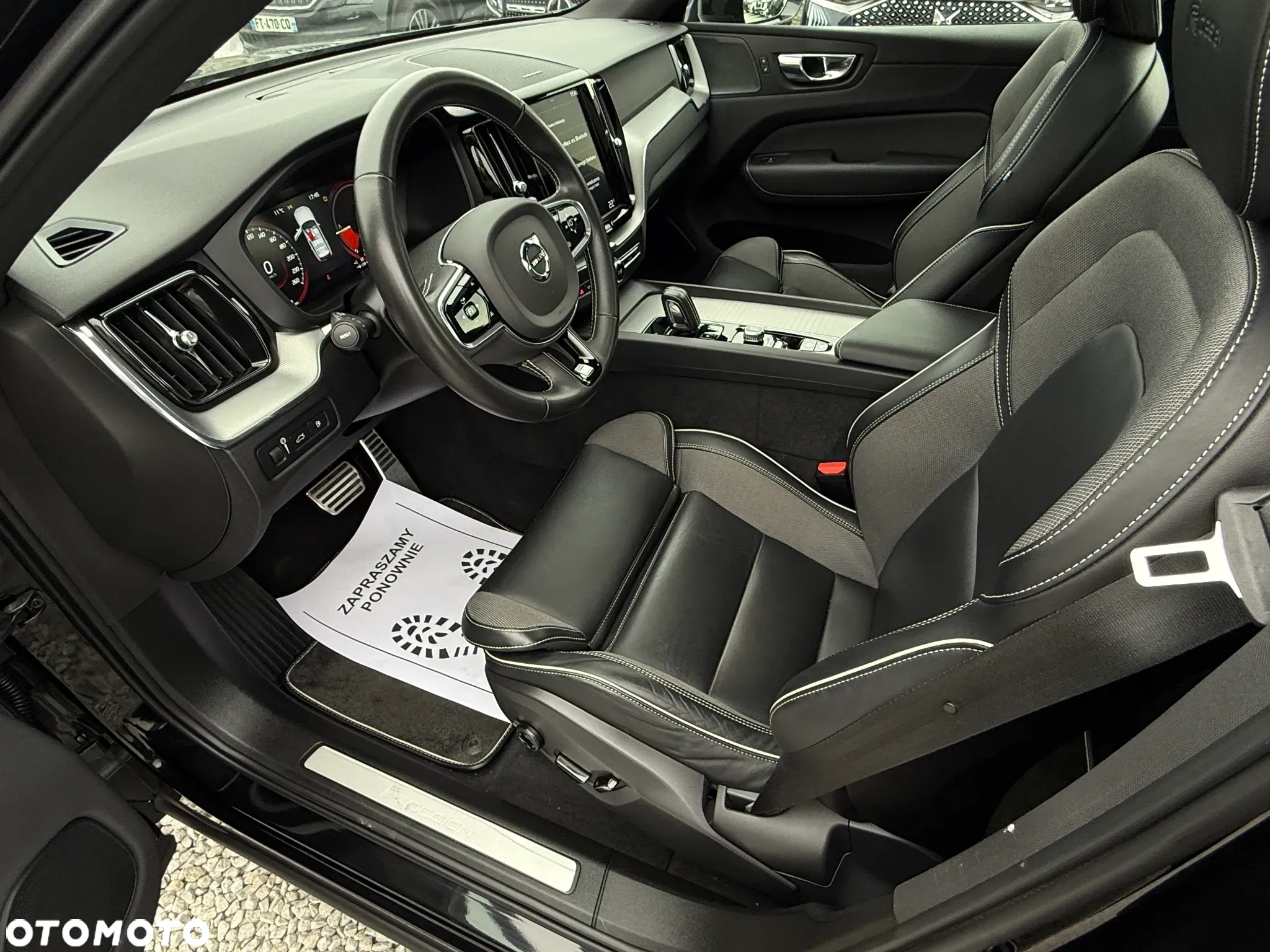 Volvo XC 60 T8 Plug-In Hybrid AWD R-Design - 29