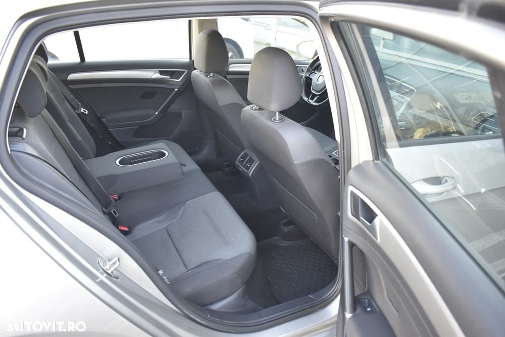 Volkswagen Golf 1.2 TSI BMT Comfortline - 38