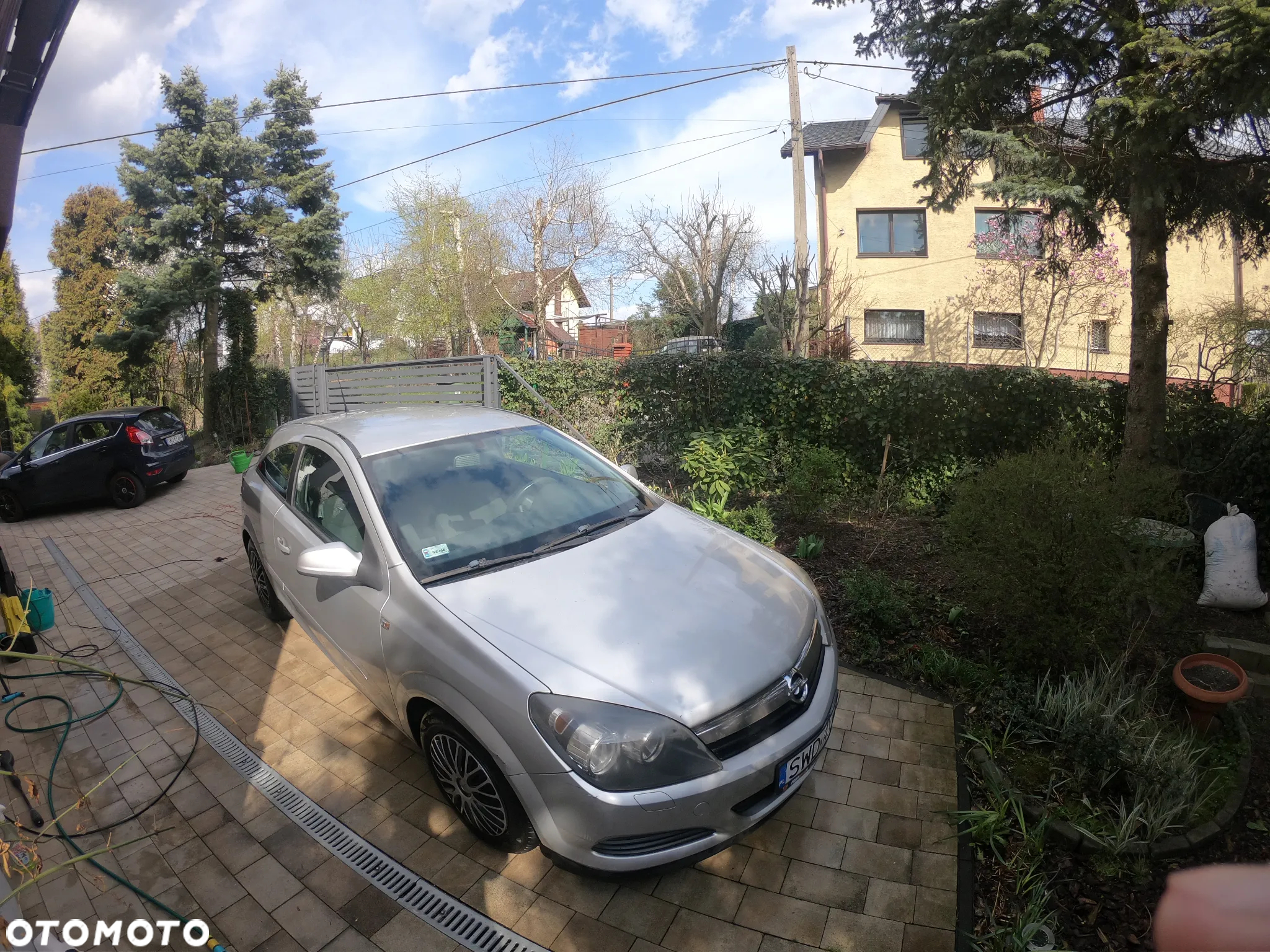 Opel Astra III GTC 1.4 Cosmo - 4