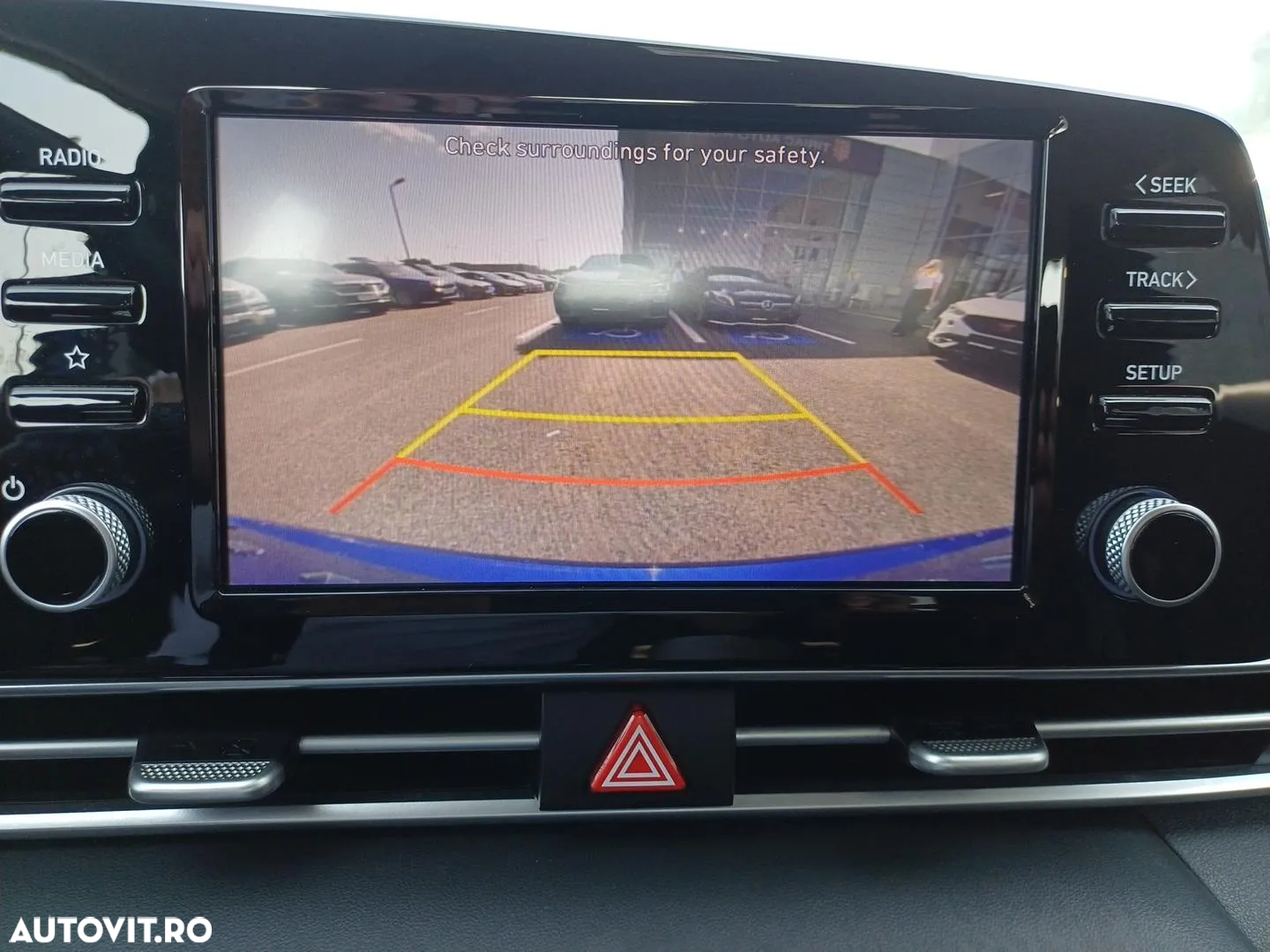 Hyundai Elantra - 15