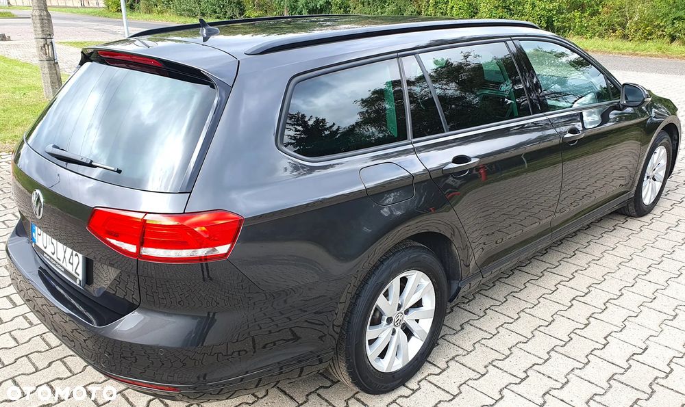 Volkswagen Passat 2.0 TDI SCR Trendline - 4