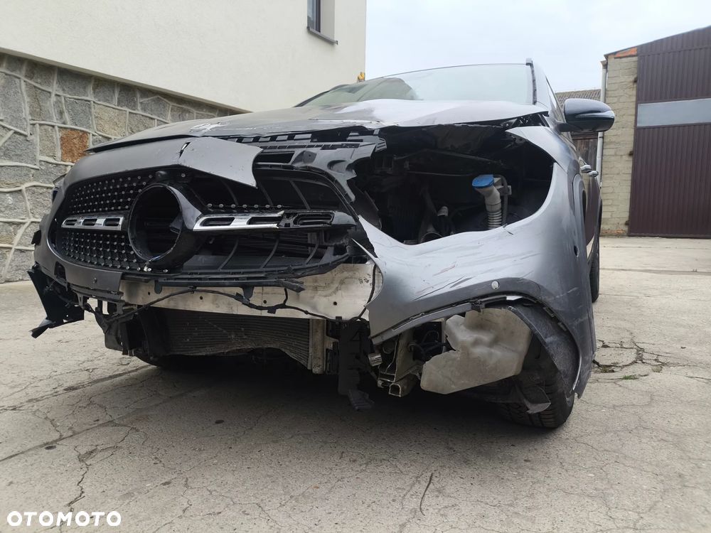 Mercedes-Benz GLA 250 4Matic 8G-DCT AMG Line - 18