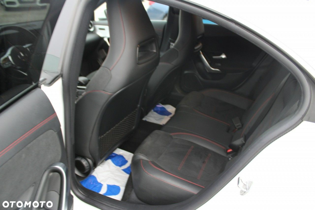 Mercedes-Benz CLA - 27
