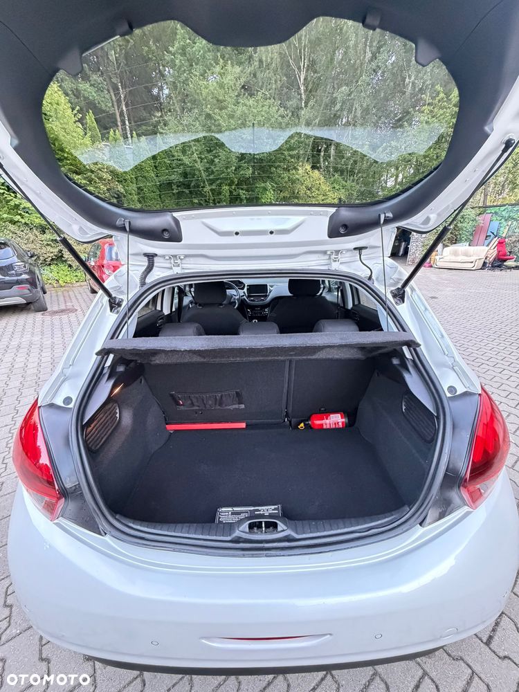 Peugeot 208 1.2 PureTech Style - 9