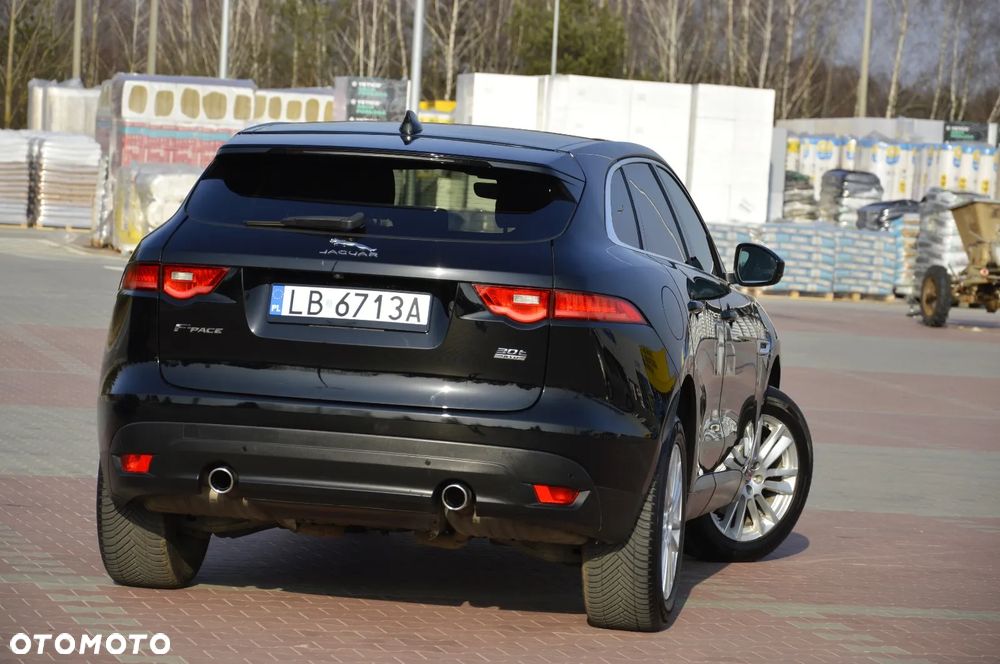 Jaguar F-Pace 30t AWD Prestige - 10