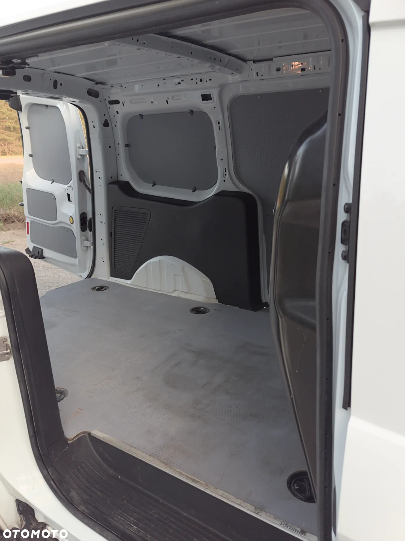 Ford Connect - 12