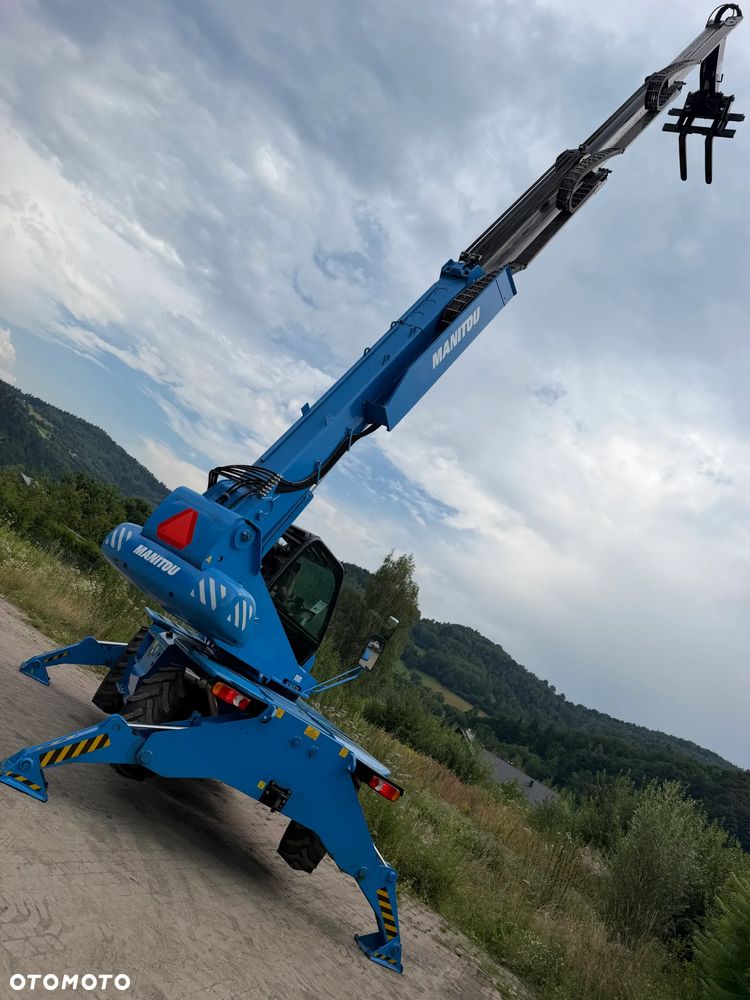 Manitou MRT 1840 Ładowarka Teleskopowa Obrotowa ROTO Dźwig Zwyżka 18 metrów wysuw. 4 tony Udźwig! Maszyna nie różni się od Nowej z Salonu! 2022rok, 1600 mtg.  Pilot zdalnego sterowania! Widły.  Aktualna DEKRA 2027 rok. skręt 4 koła KRAB. Auto-poziomowanie! małe gabaryty maszyny. Mała waga a potężny zasięg i udzwig! Pełna Dokumentacja do maszyny z serwisów CE itd! Maszyna po wszystkich Możliwych serwisach do 2027 roku. Wielka okazja. Ładowarka sprowadzona z Norwegii. Pracowała sporadycznie i lekko w urzędzie miejskim! Zerowe zużycie! - 32