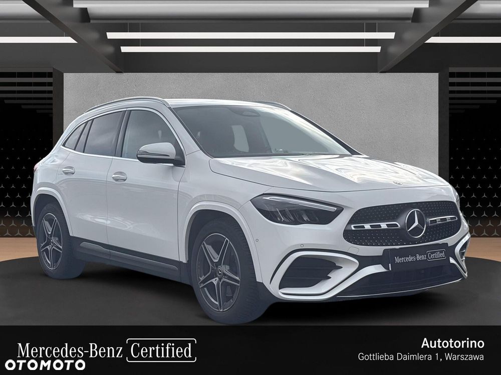 Mercedes-Benz GLA - 8