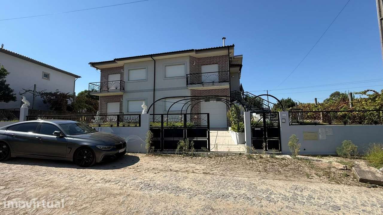 Moradia T6+ em Adaúfe, €499.000
