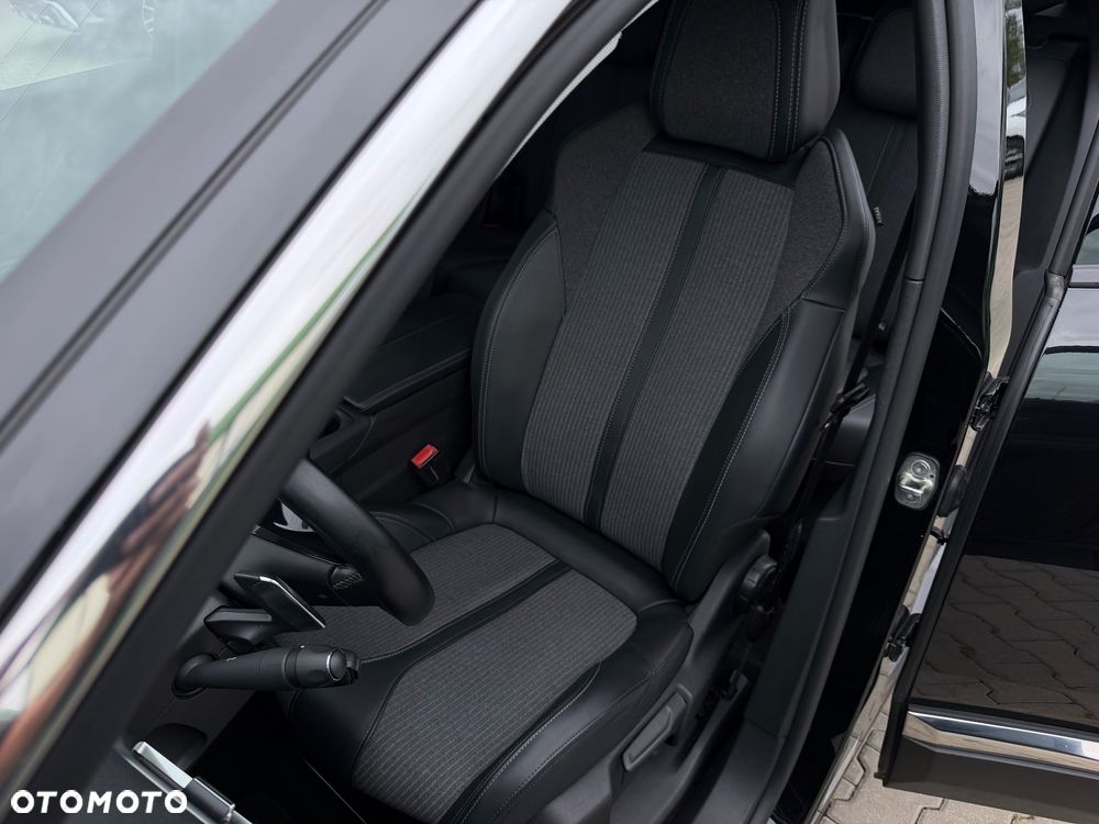 Peugeot 3008 BlueHDi 130 Stop & Start EAT8 Allure - 29