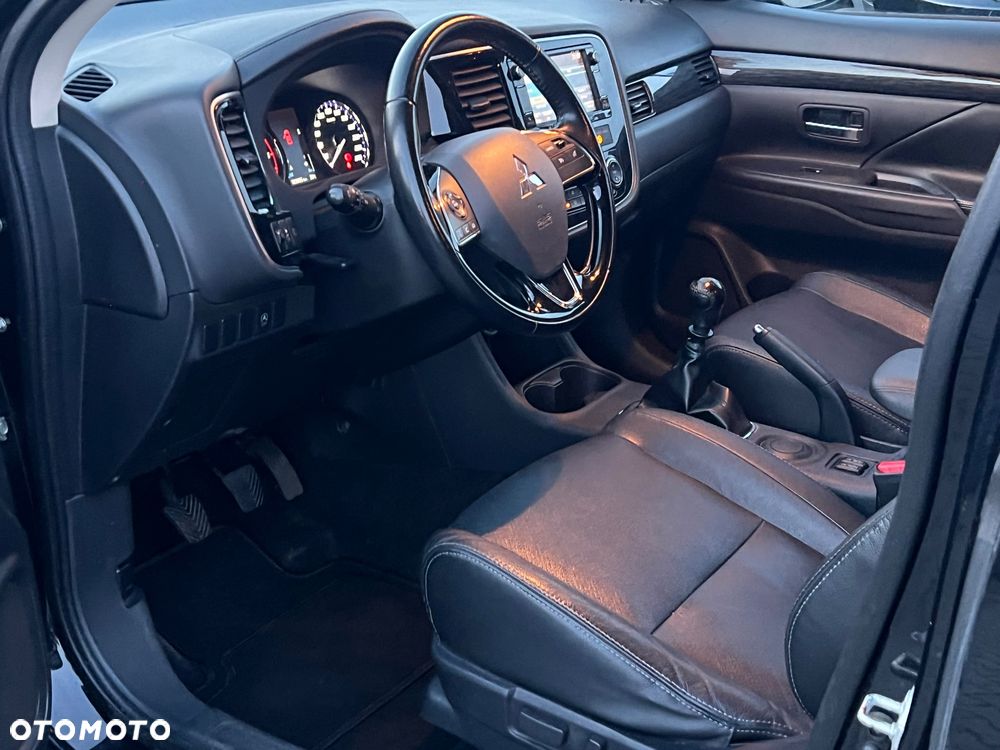 Mitsubishi Outlander 2.2 DI-D 2WD Invite - 13