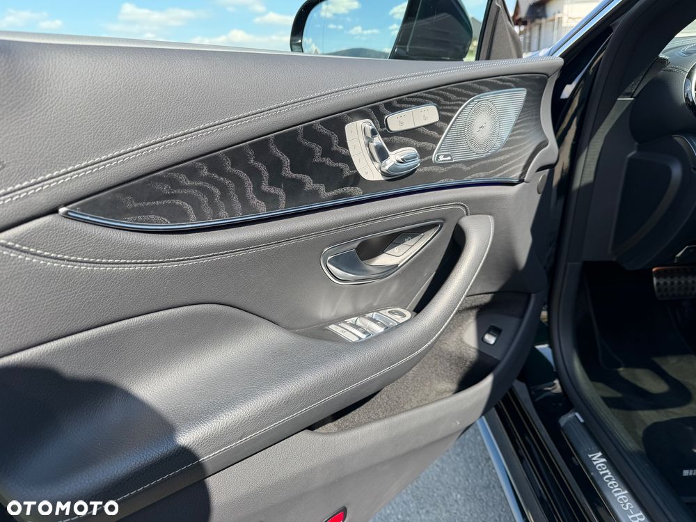 Mercedes-Benz CLS 300 d 4-Matic AMG - 14