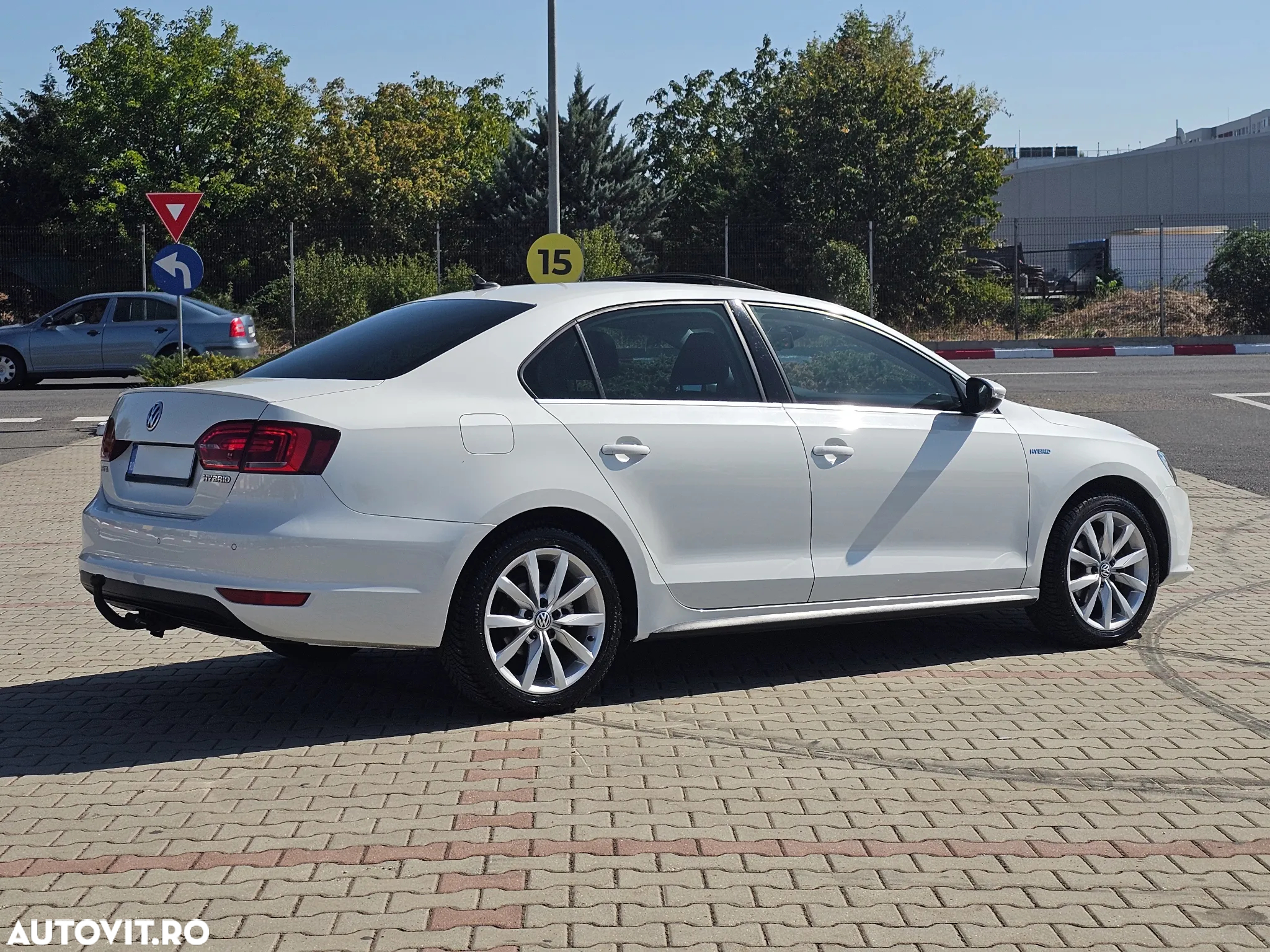 Volkswagen Jetta 1.4 Hybrid DSG Highline - 5
