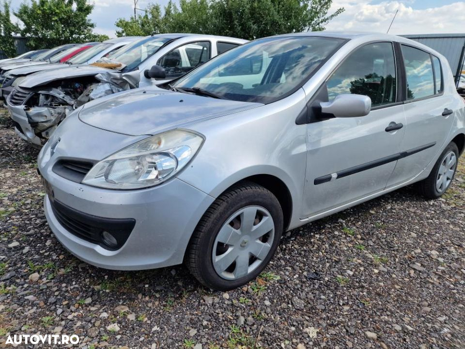 Dezmembrez/Dezbembrari Renault Clio 3 fabricatie 2007 - 2