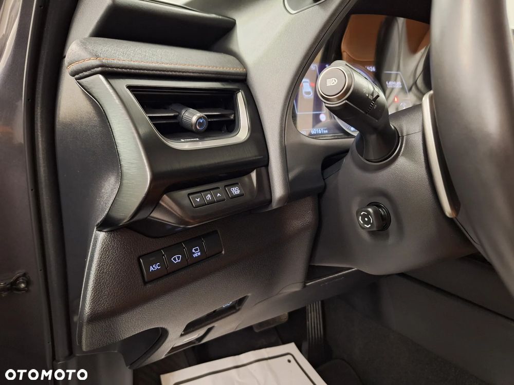 Lexus UX 300e Executive Line - 30