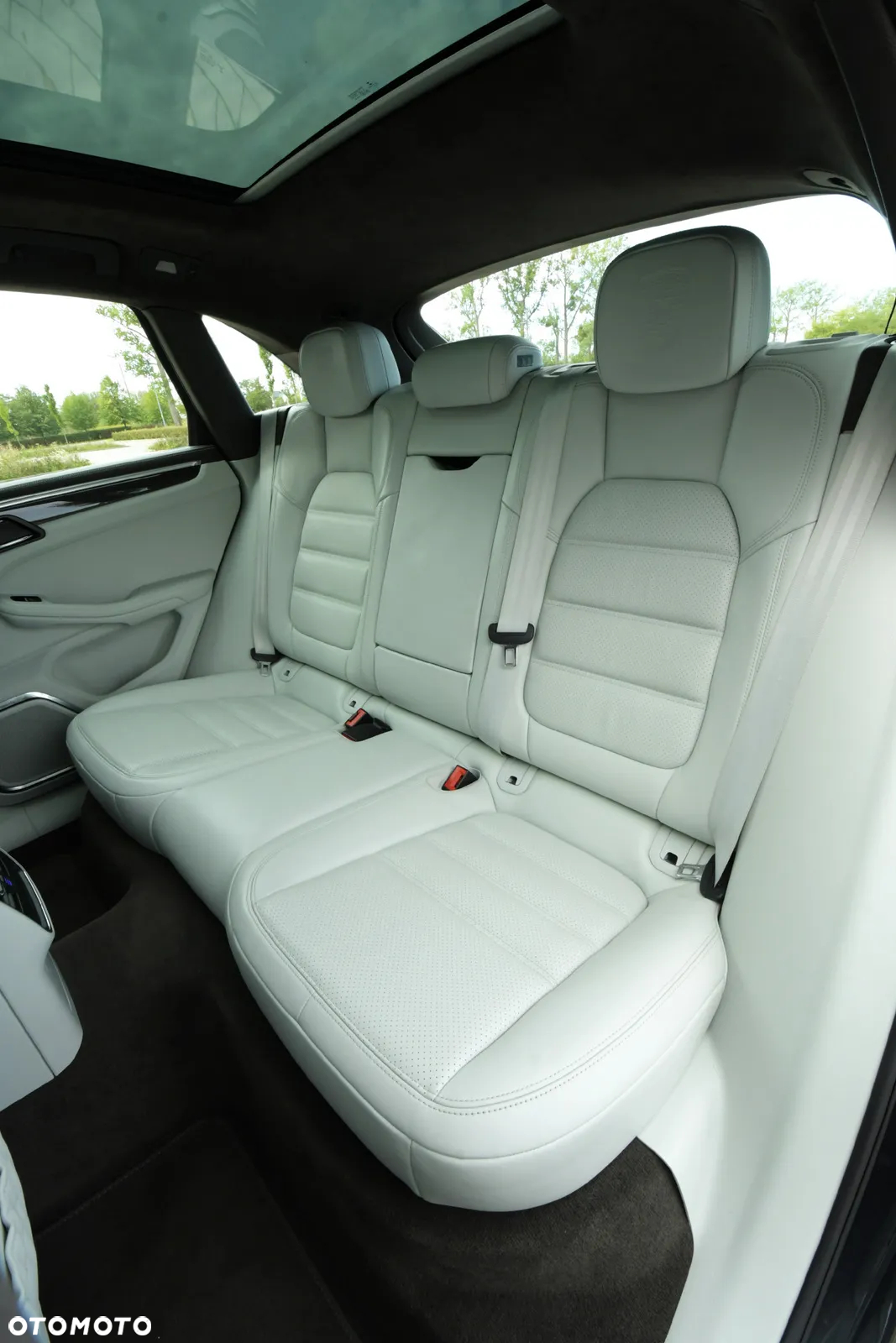 Porsche Macan Turbo - 32
