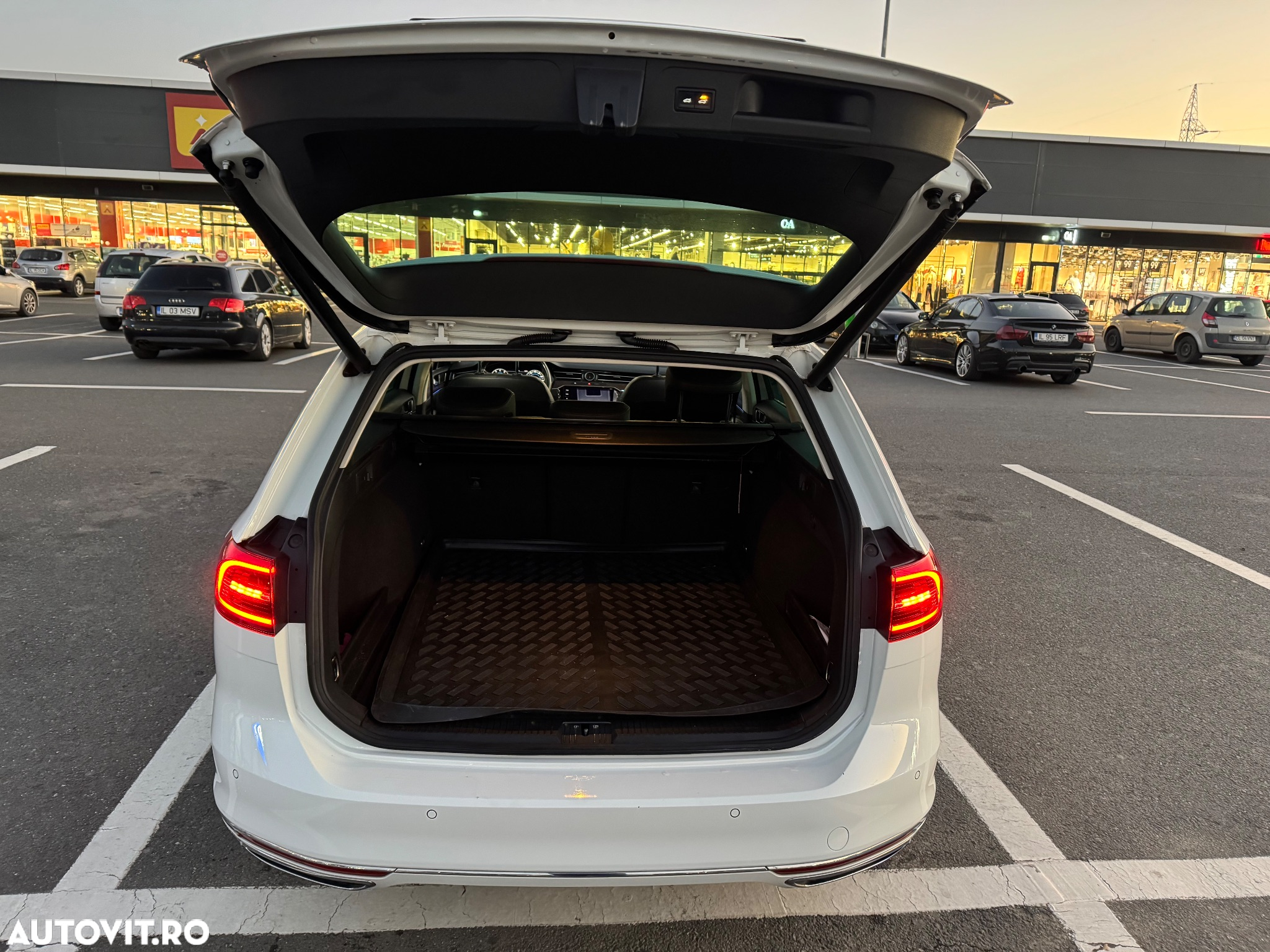 Volkswagen Passat Variant 2.0 TSI (BlueMotion Technology) DSG Highline - 12