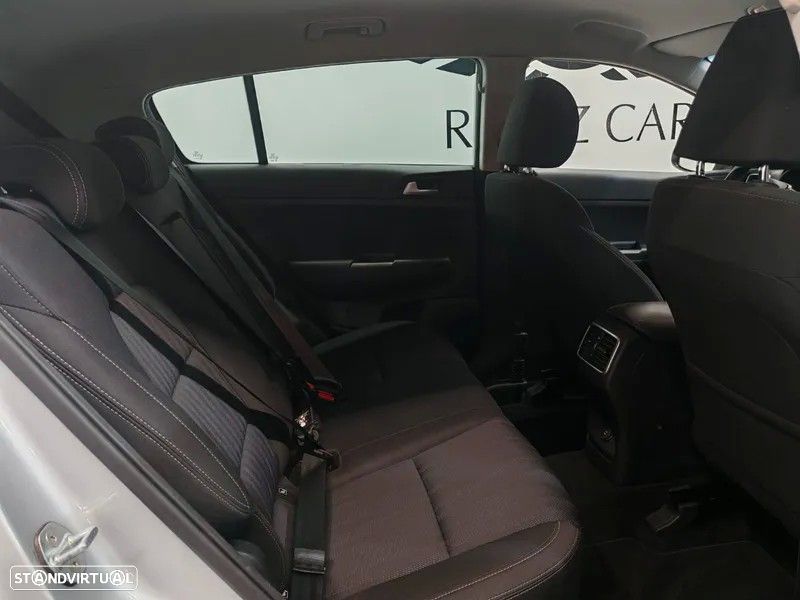 Kia Sportage 1.6 CRDI ISG Drive - 17