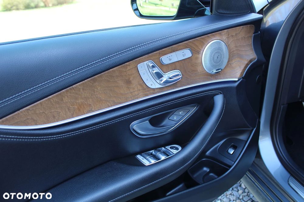 Mercedes-Benz Klasa E 400 4Matic 9G-TRONIC Exclusive - 14