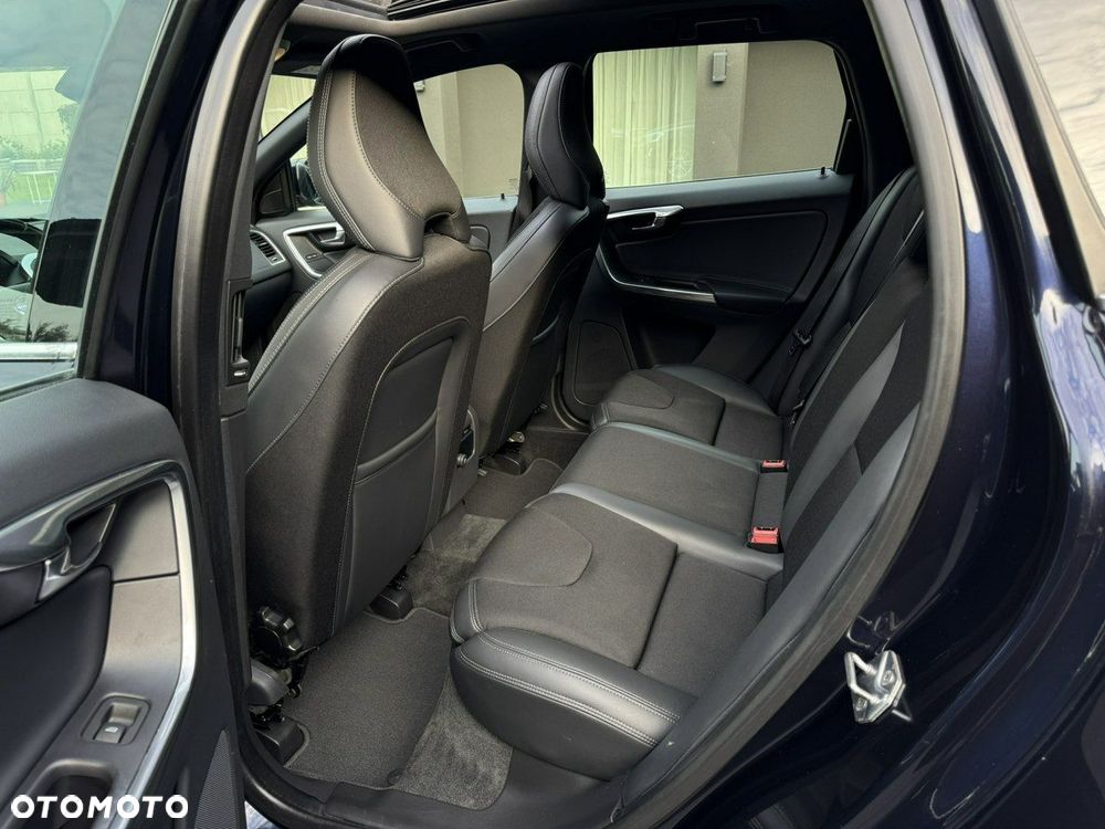 Volvo XC 60 D4 AWD Geartronic Momentum - 16