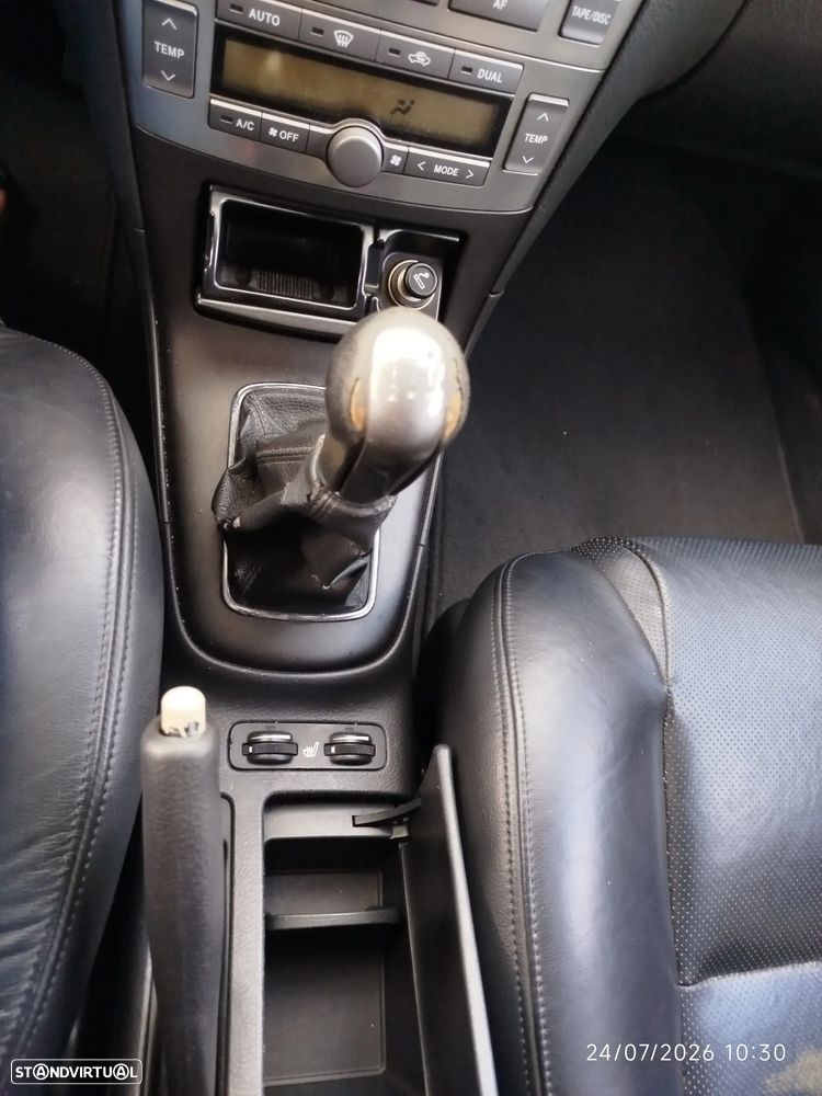 Toyota Avensis - 8