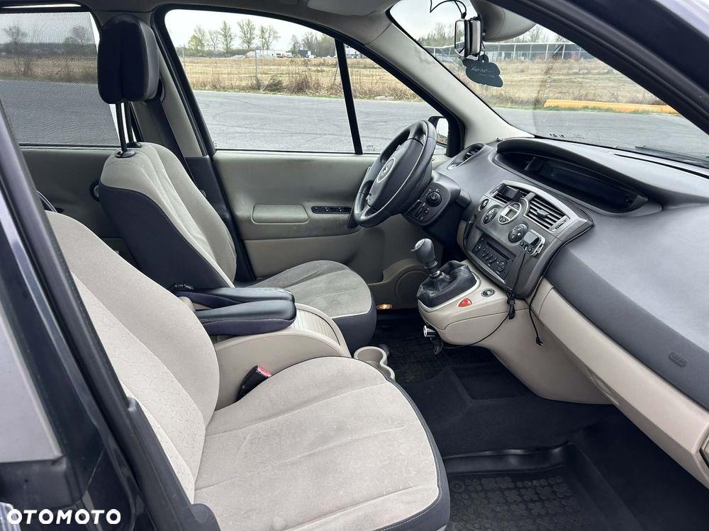 Renault Scenic 1.9 dCi FAP Conquest - 9