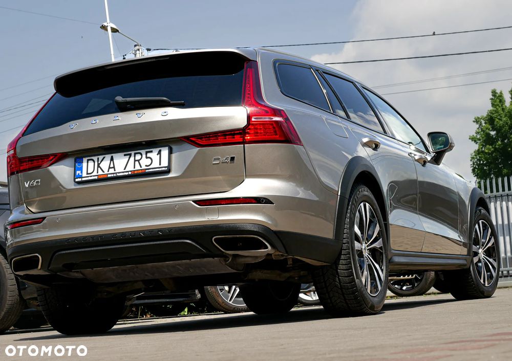 Volvo V60 Cross Country D4 AWD Geartronic Pro - 9