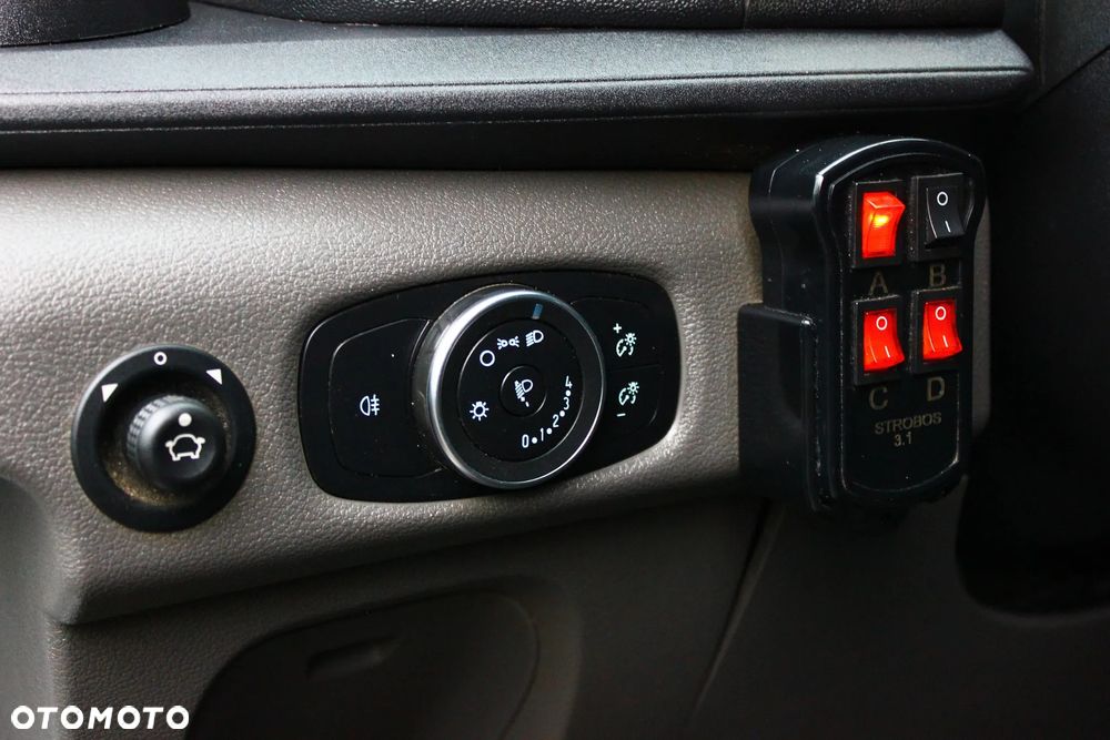 Ford TRANSIT BRYGADÓWKA 2.0 TDCI 130KM 7 OSÓB PAKA PLANDEKA OŚWIETLENIE ROBOCZE - 18