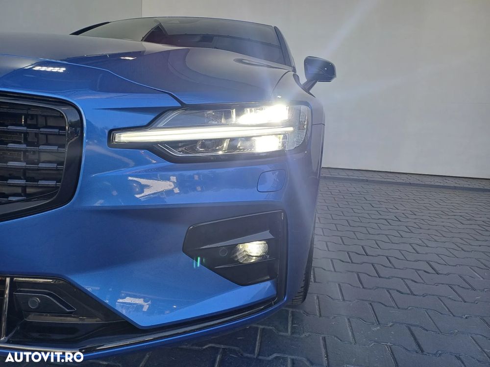 Volvo S60 B4 MHEV AT Plus Dark - 28