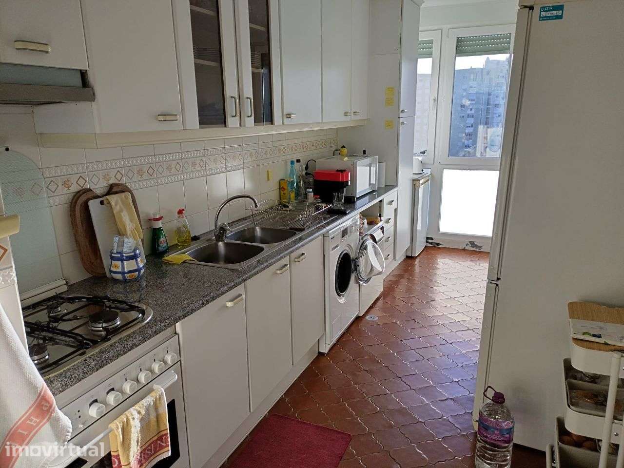 Quarto - Junto ao metro Alfornelos (a rapaz estudante da província) - Grande imagem: 5/5