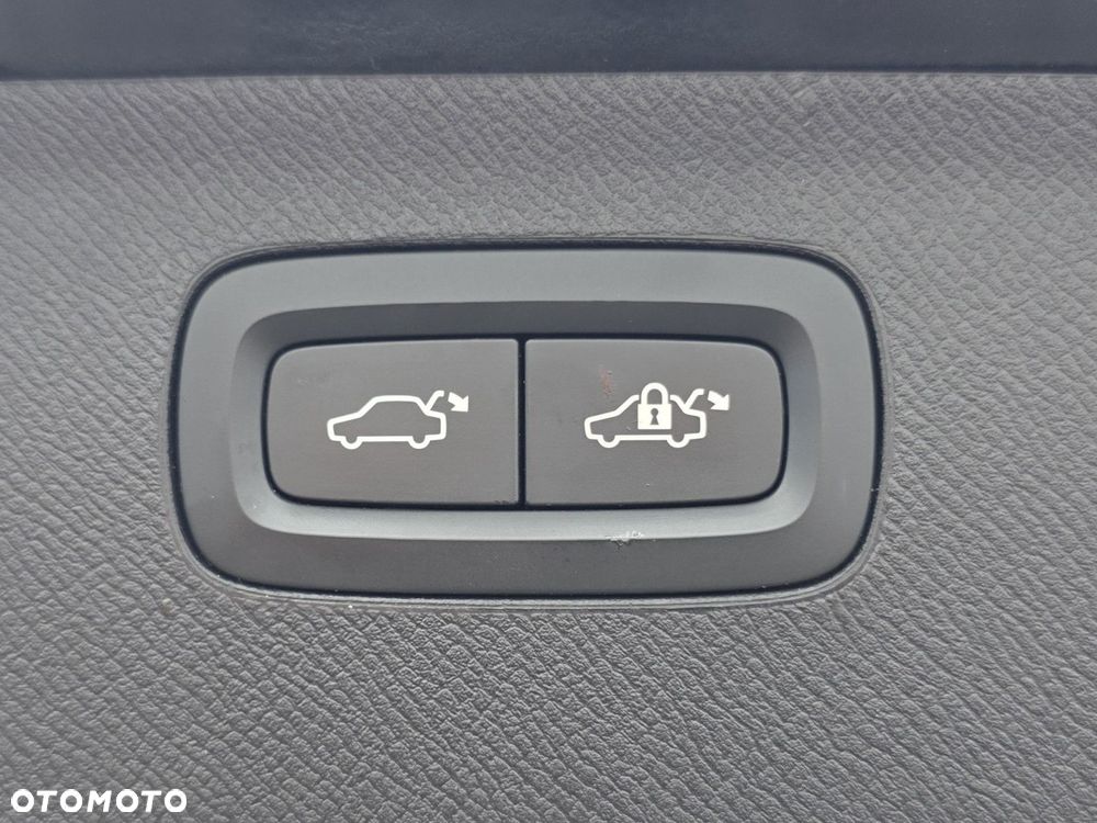 Volvo XC 90 - 35