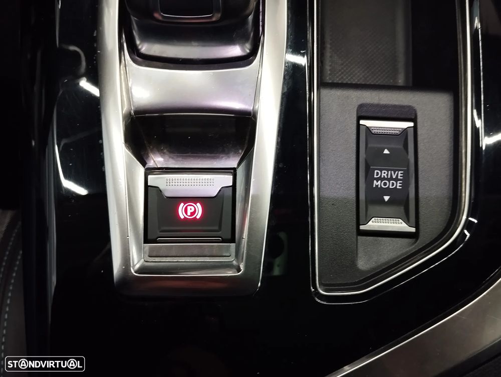 Peugeot 3008 1.5 BlueHDi Allure EAT8 - 33