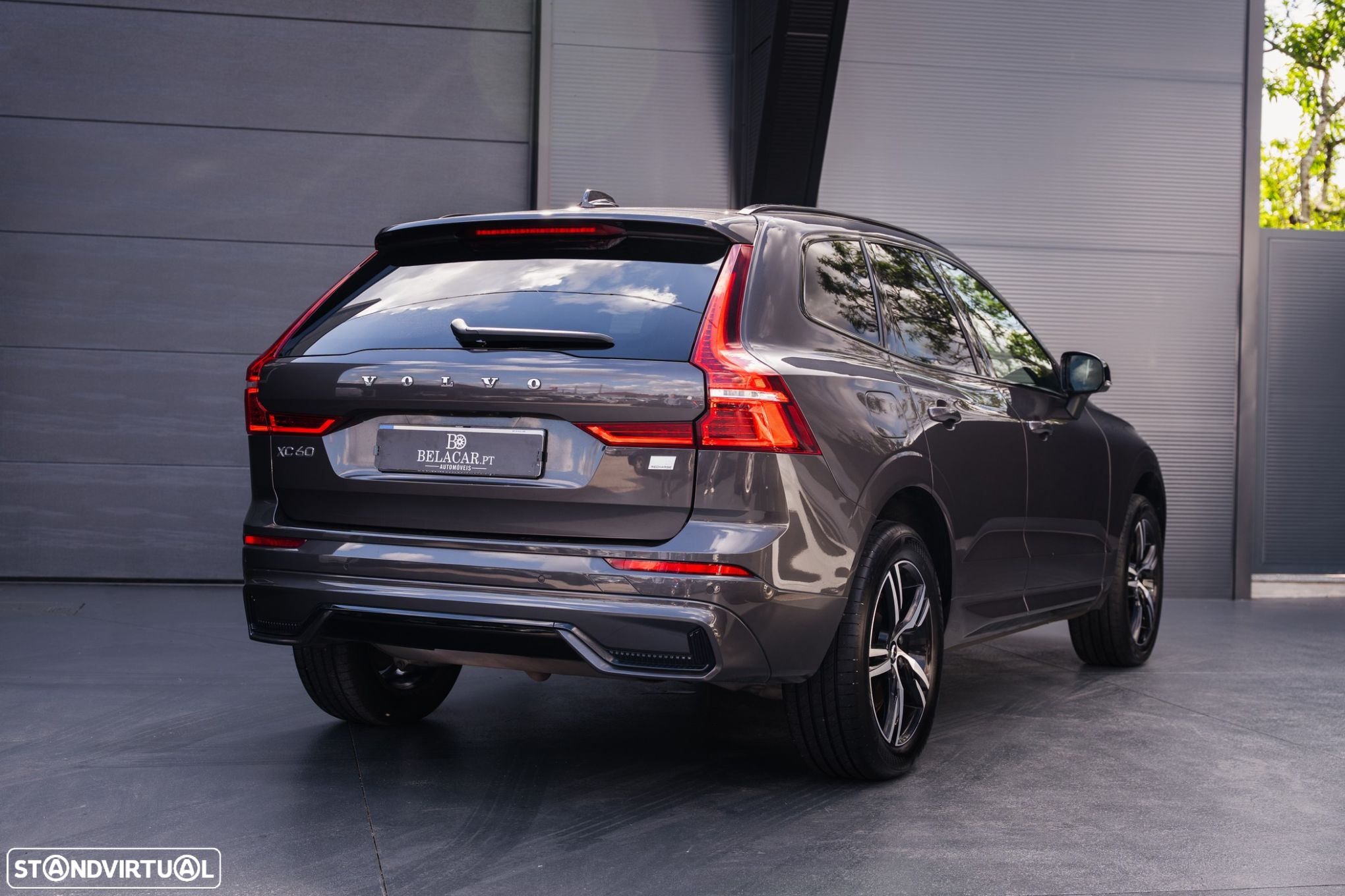 Volvo XC 60 2.0 T6 PHEV R-Design AWD - 13