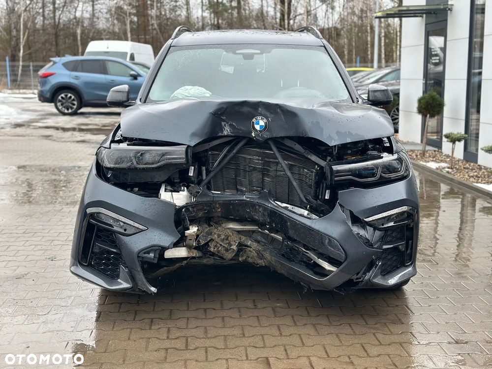 BMW X7 M50i - 2