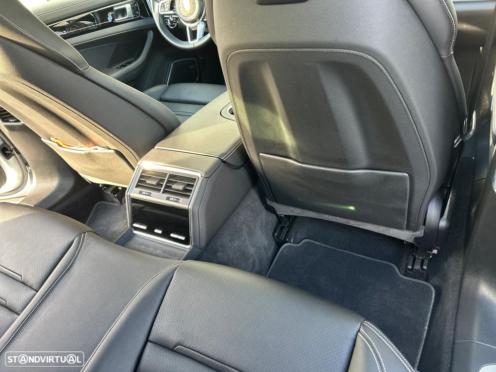 Porsche Panamera 4 E-Hybrid 10 Years Edition - 21
