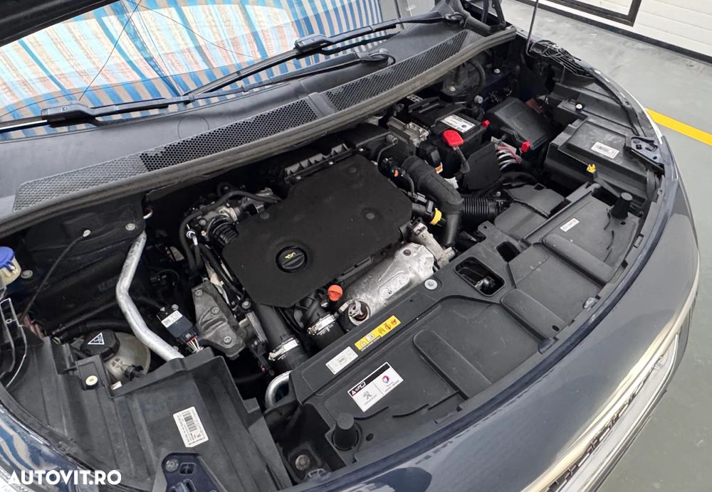 Peugeot 5008 1.5 BlueHDI s&s EAT8 GT-Line - 32