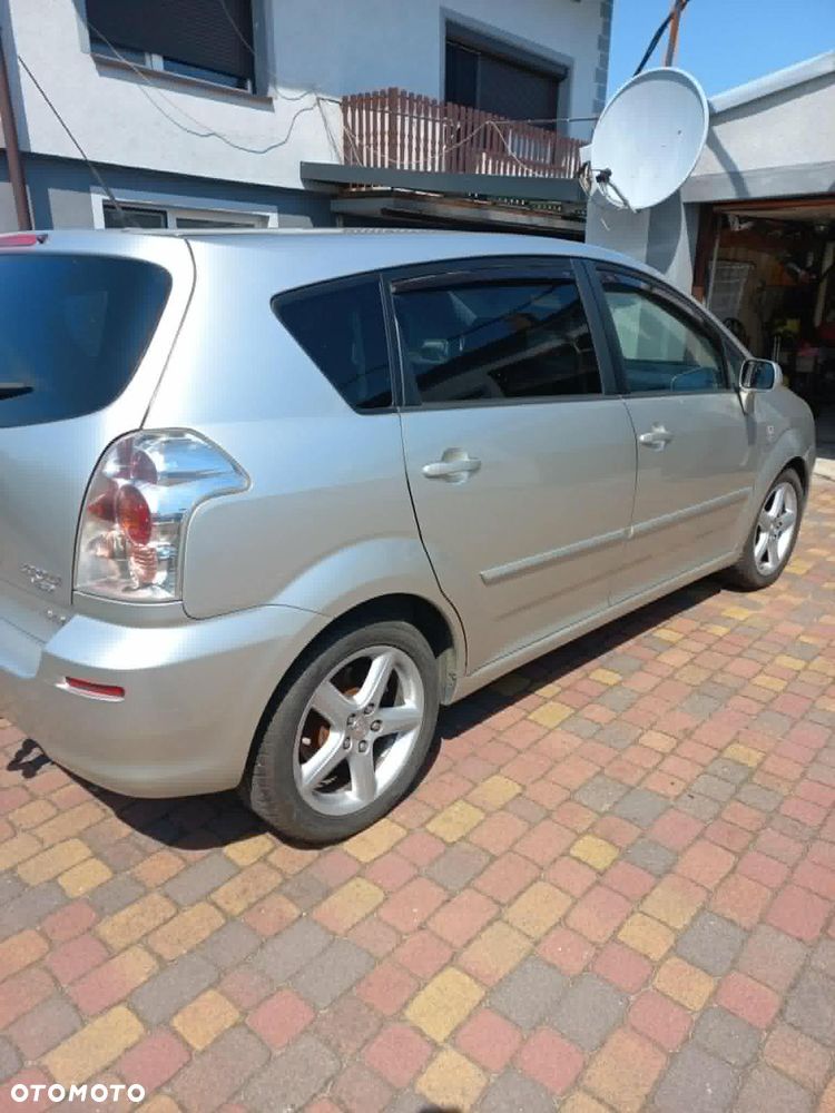 Toyota Corolla Verso 2.2 D-4D X + NAVI 7os - 5