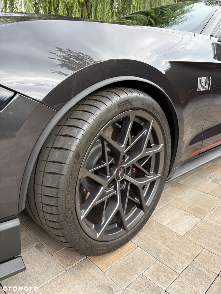Ford Mustang - 11