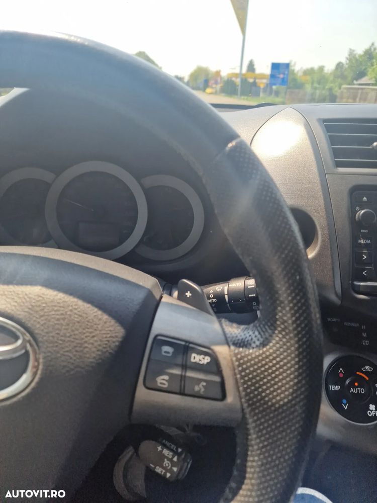 Toyota RAV4 2.2L D-CAT A/T Luxury - 15