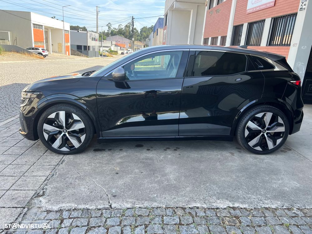 Renault Mégane E-Tech 220 Comfort Range Iconic - 4