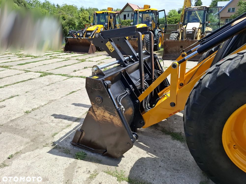 JCB 4CX - 12