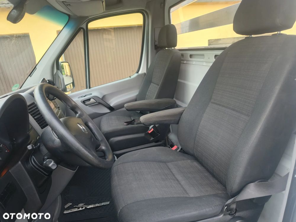 Mercedes-Benz Sprinter - 15