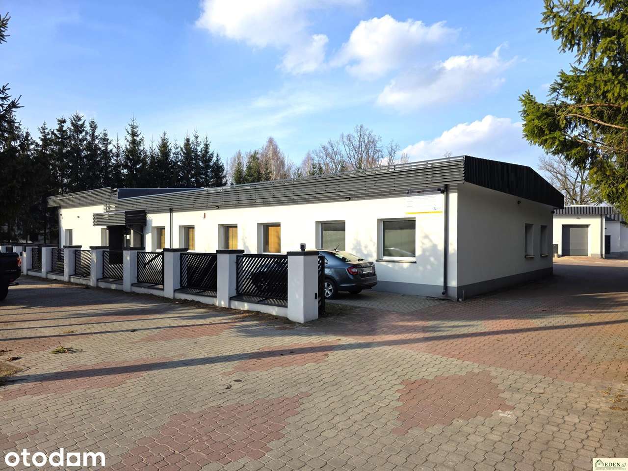 Atrakcyjny budynek usług-produk. 900 m2 - działka 42 ary w Łukowie